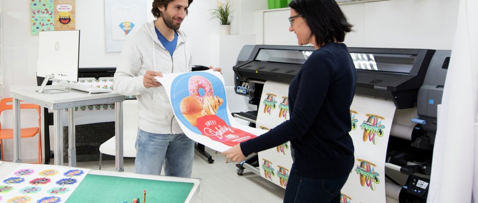 HP launches its first print and cut solution