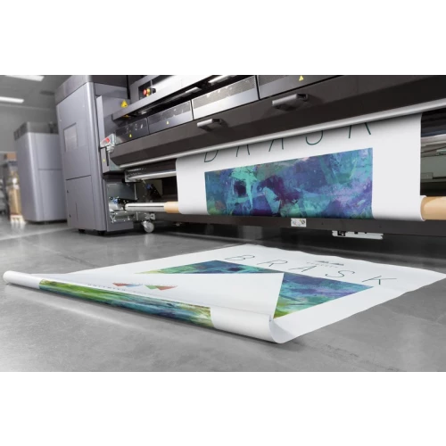 HP Latex 3000 close up with media on the floor