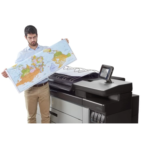 HP PageWide XL 4500 man checking full coloured print