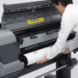 Canon iPF8400 loading media