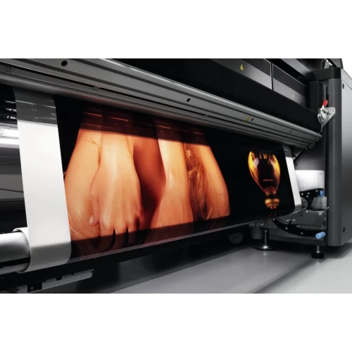 HP Latex 3100 close up of media printing 