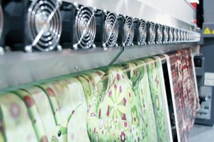 HP Latex 850 close up of media drying