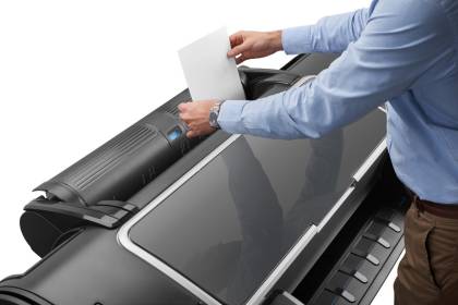 Easily print cut sheets and media rolls up to 24in wide